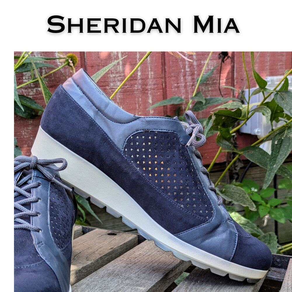 Sheridan Mia Suede Sneakers 9.5 Blue Leather Wedge Heel 80s Retro Lace Up Comfy
